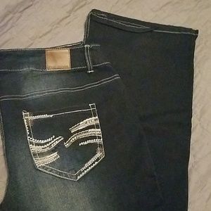 Maurices jeans